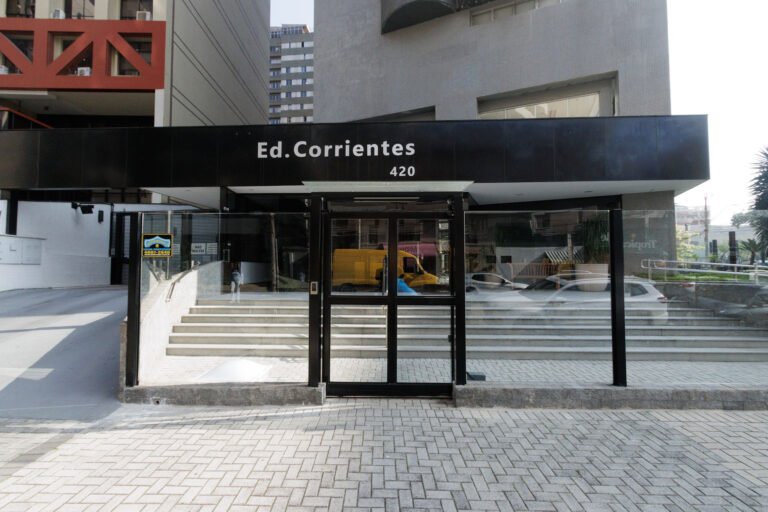 ed-corrientes-92
